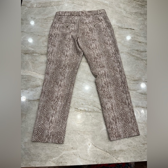 Banana Republic | Avery Fit Snakeskin Print Trouser | Size 2 - Picture 5 of 12